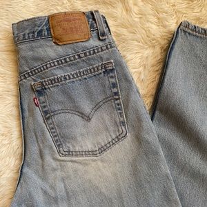 Size 10 L Levi 505’s